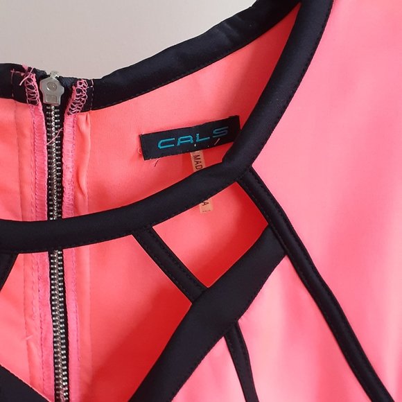 Neon orange dress with black lines - Picture 3 of 6